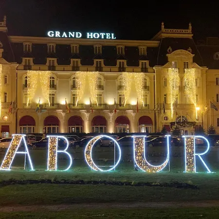 Rez-de-jardin Bord De Apartment Cabourg